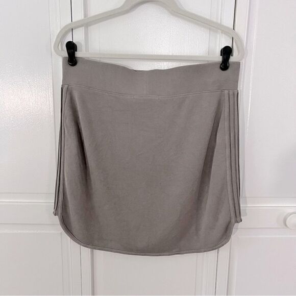 Athleta Serenity Skirt Grey Silver Size Medium TALL Sustainable Lenzing Modal - Picture 4 of 10